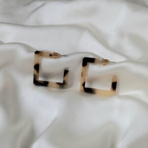 Tortoiseshell Square Hoop Earrings – Resin Statement Hoops