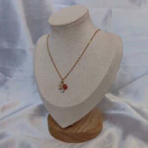 Daisy Charm Necklace - Pearl Jewellery,Gold Flower Necklaces In The UK,Ladybug Necklaces,Daisy Jewelley In The UK,Gold Necklaces In The UK